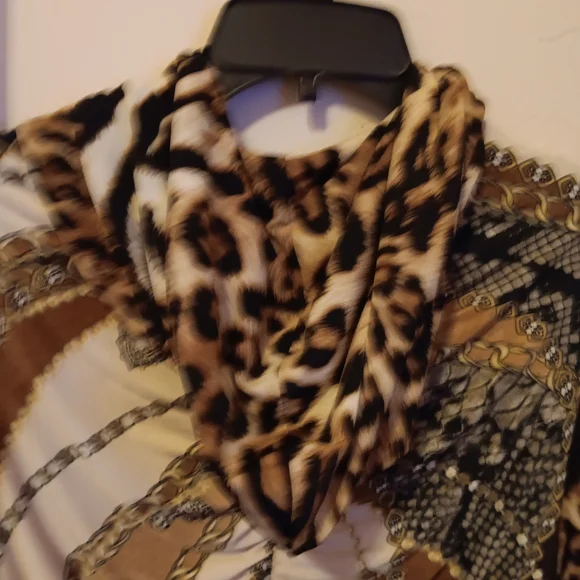 Joseph Riboff Womens Sweater Size 14. Hooded Animal Print Zip Up - Picture 4 of 4